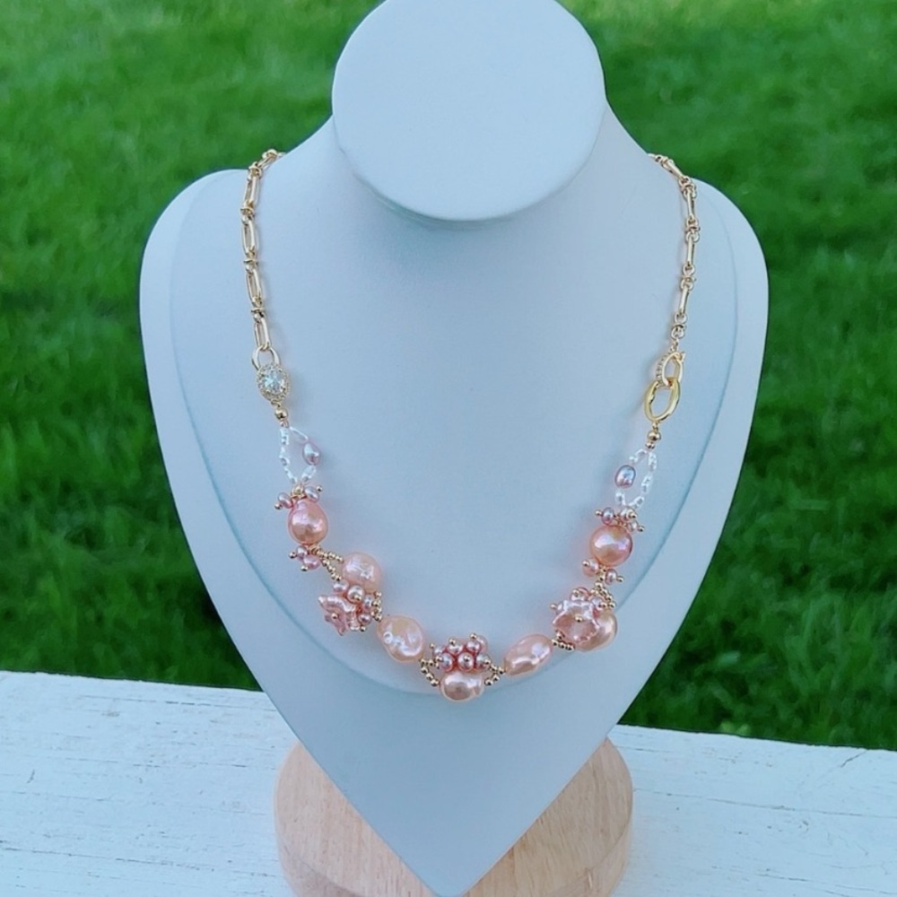 Freshwater baroque pearl Necklace